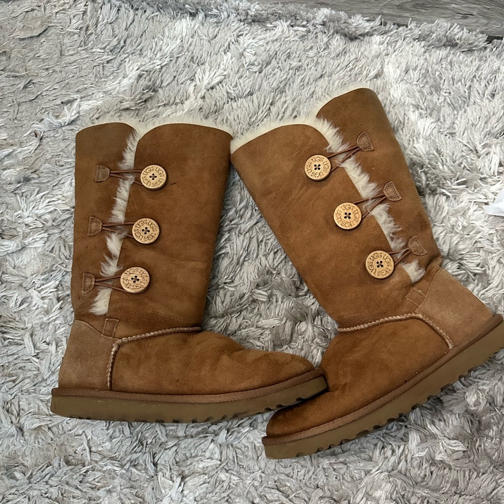Ugg Bailey Button Triplet II Boots